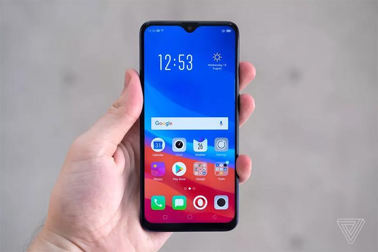آخرین گوشی اوپو، بریدگی یا notch قابل تحمل تری نسبت به سایر آخرین گوشی اوپو، بریدگی یا notch قابل تحمل تری نسبت به سایر گوشی های هوشمند مشابه دارد