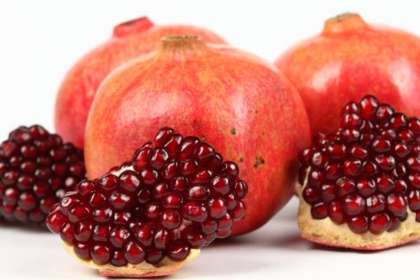 ساده ترین روش های دانه کردن انار ساده ترین روش های دانه کردن انار