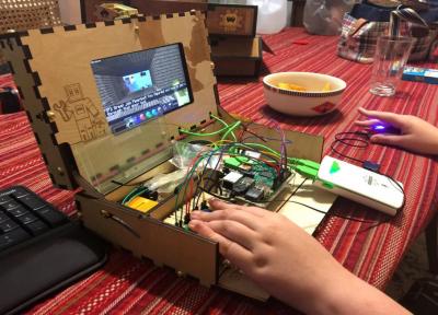 یک کیت بازی کامپیوتری برای بچه ها خلاق