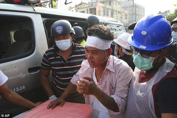 اعتراضات میانمار همچنان ادامه دارد اعتراضات میانمار همچنان ادامه دارد