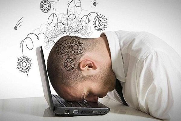 ساعات کار طولانی مدت منجر به بروز بیماری قلبی می گردد