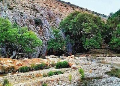 چشمه شش پیر یکی از جاذبه های گردشگری استان فارس است